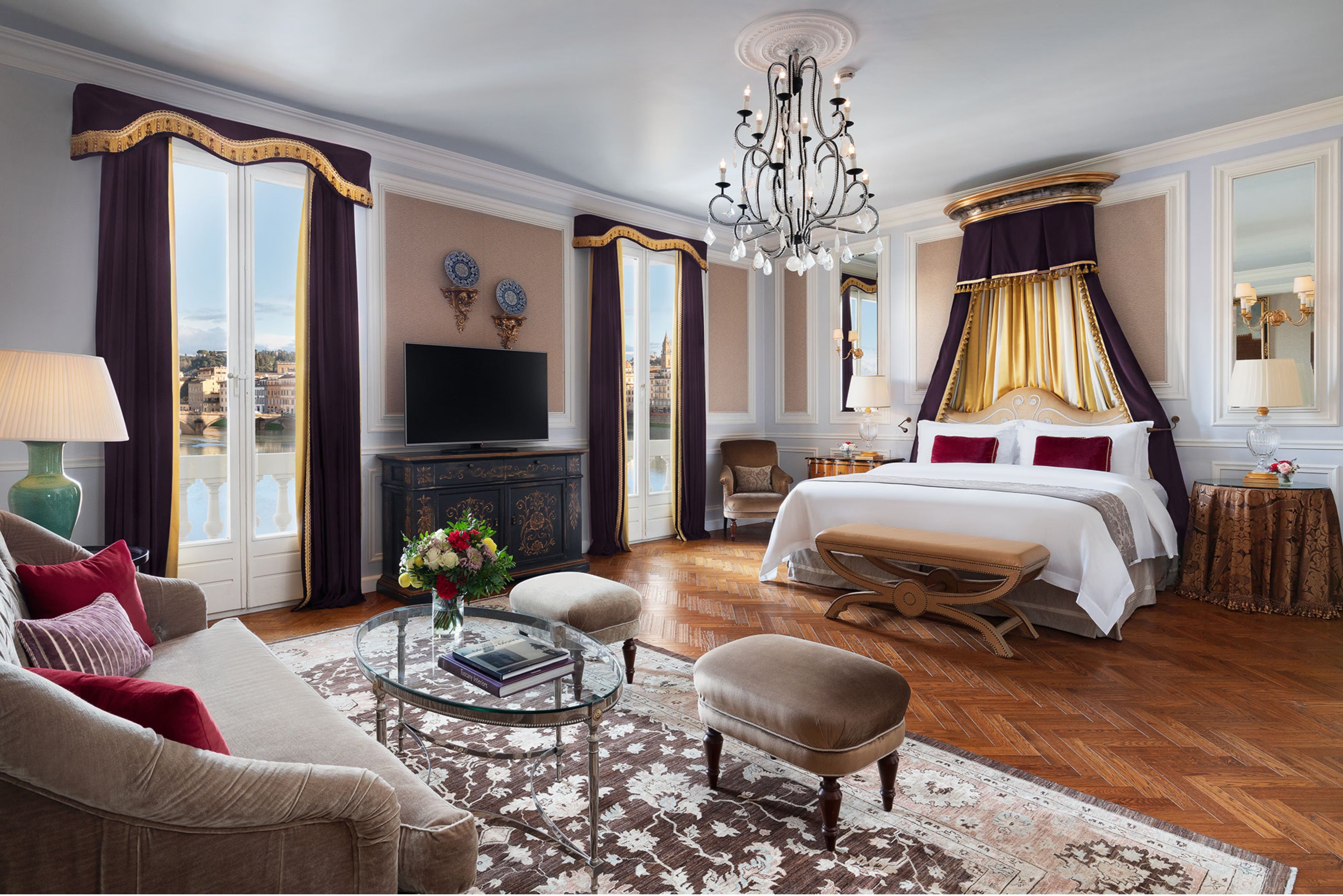 Signature Deluxe Suite Pillow